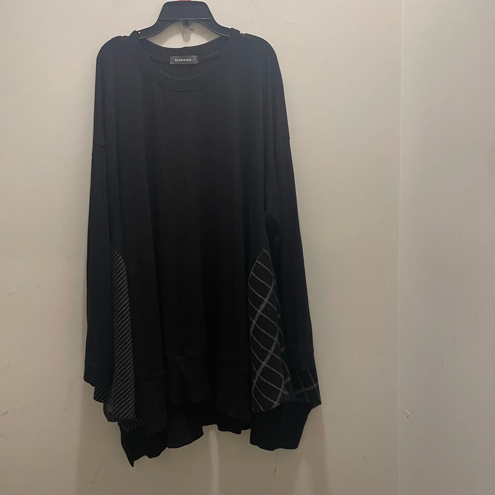 Alembika Oversized Tunic Sweater with Patterned Accents
